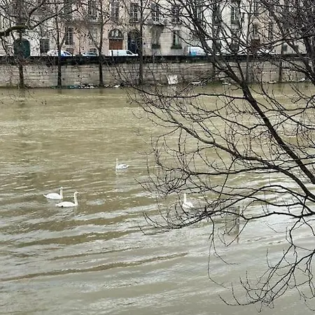 Appartamento Parisien Sur Les Quais De Seine *
