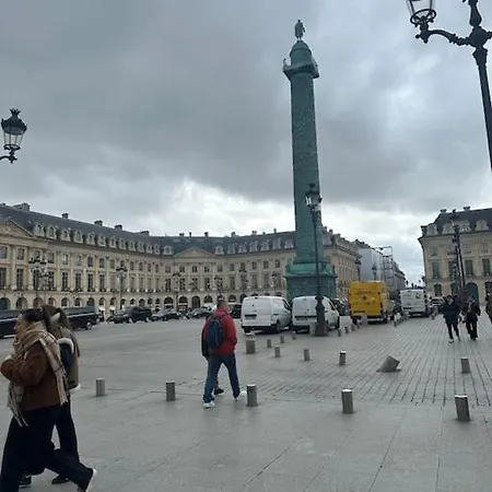 Parisien Sur Les Quais De Seine Apartment